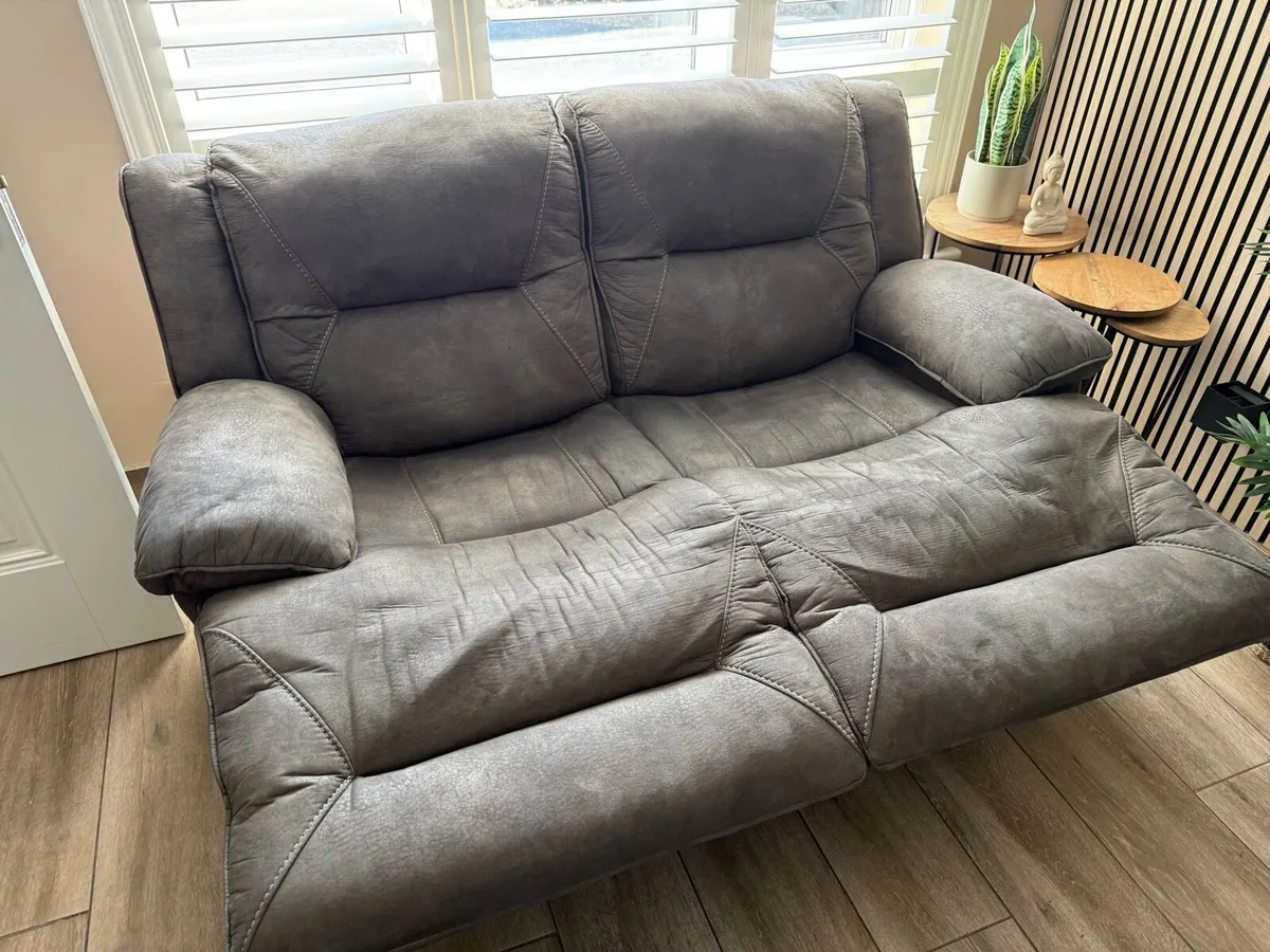 2 seater recliner - Image 3