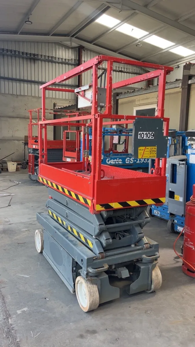 Scissor lift 3219 model - Image 2