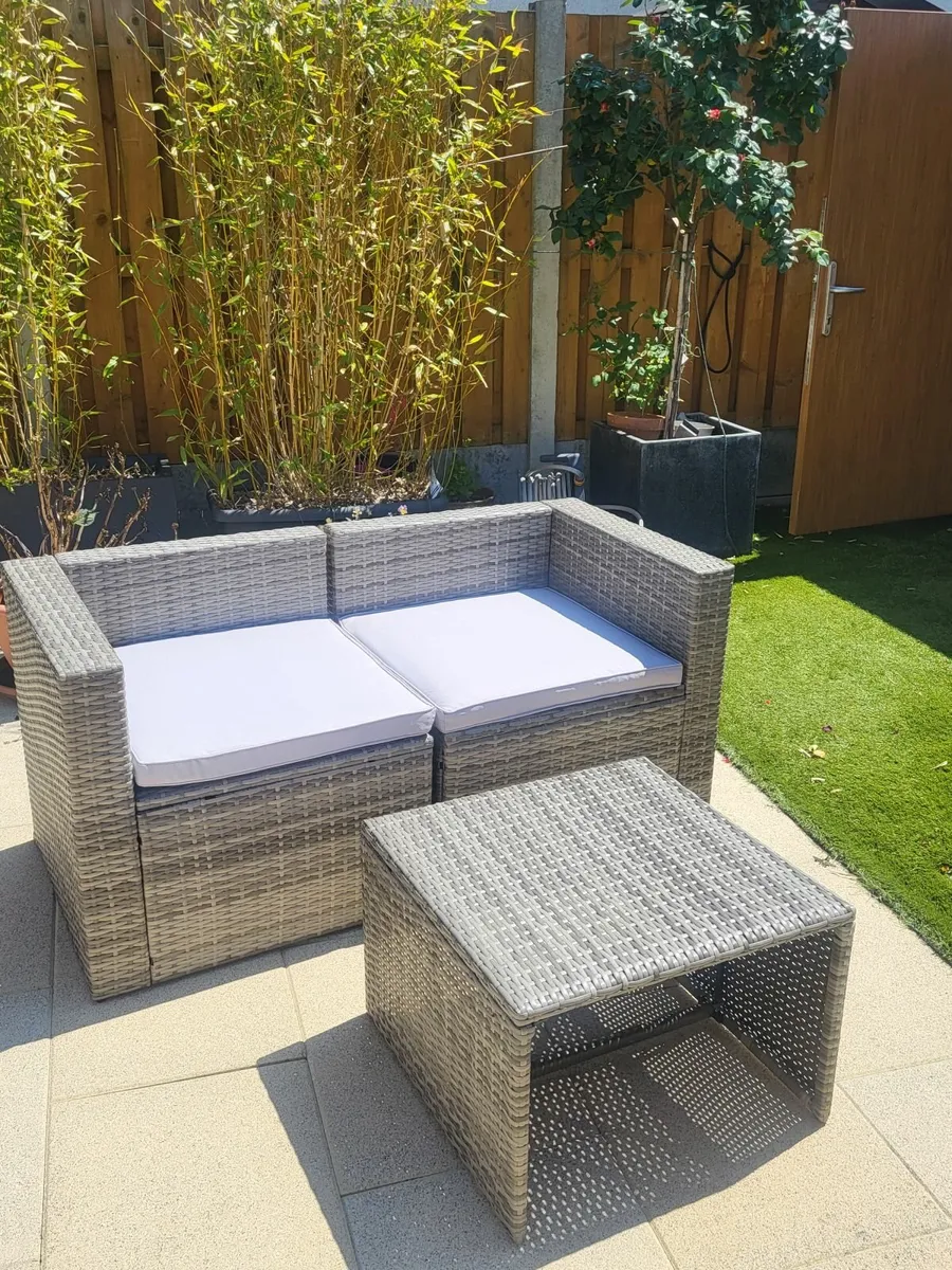 Garden Chairs and Table - Image 3