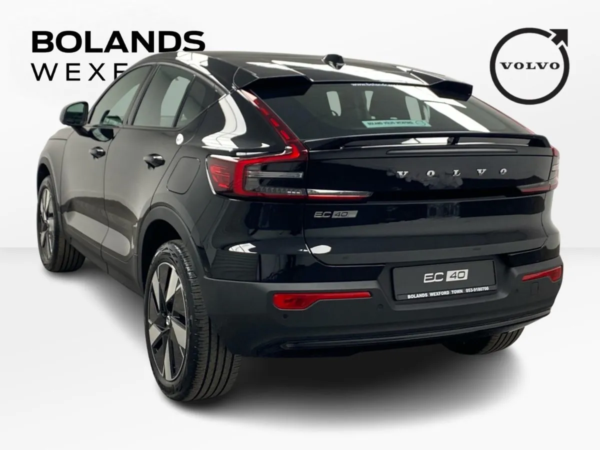 Volvo EC40 Plus Extended Range in Onyx Black - Image 3