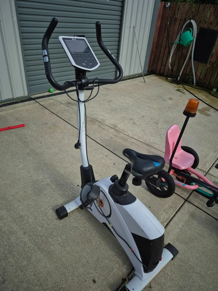 Electric exercise bike - Image 1