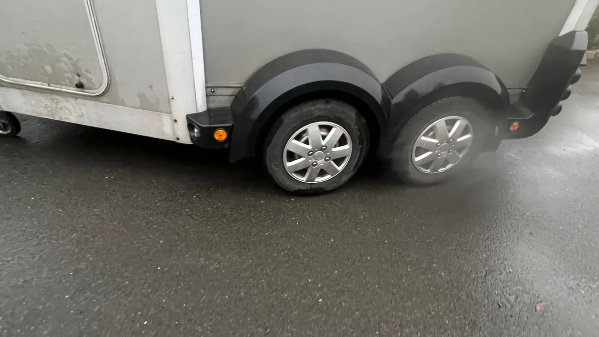 Ifor Williams hb506 horse box - Image 4