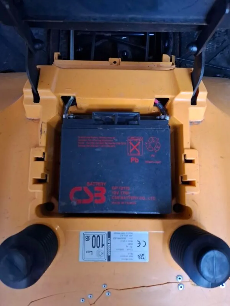 Jcb ride on - Image 4