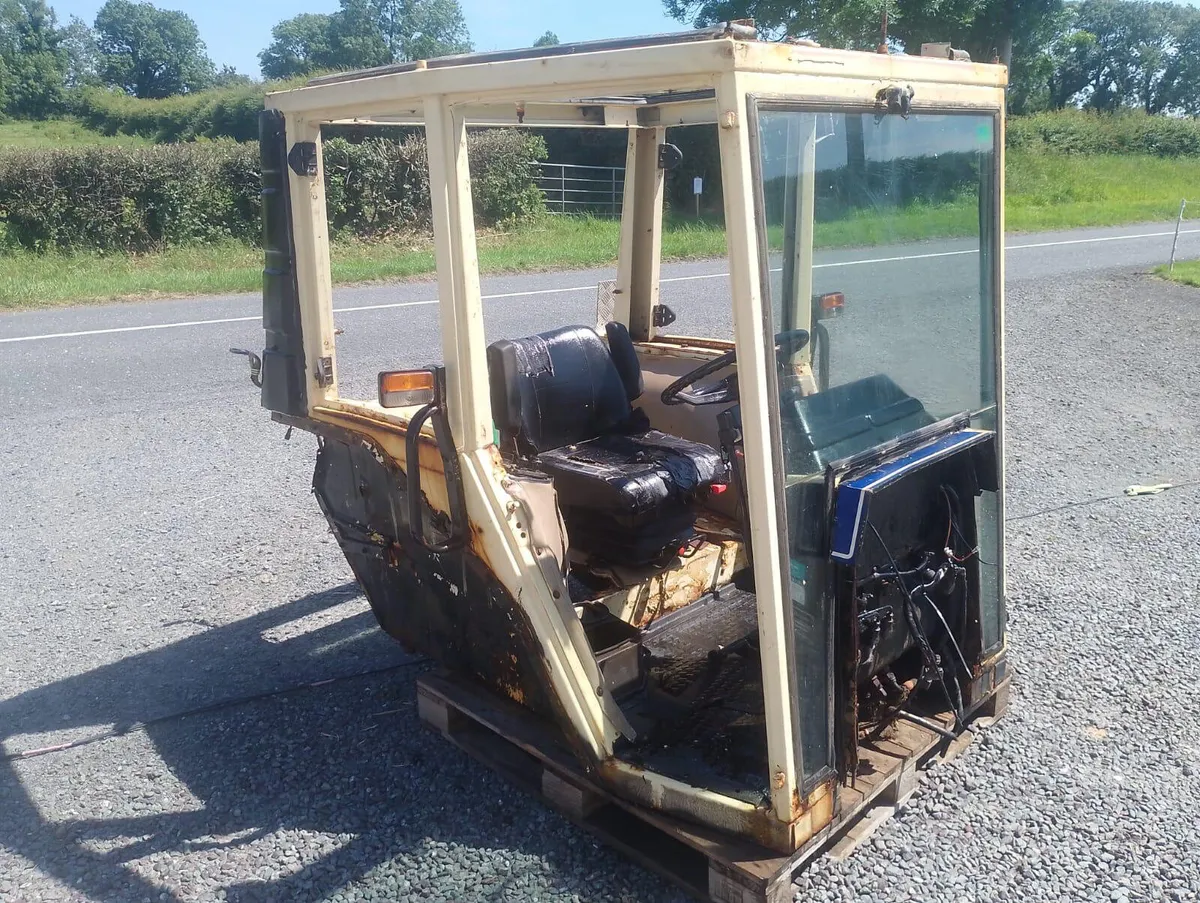 Lamborghini/Same Cab Frame with Dash & Orbit Unit - Image 1