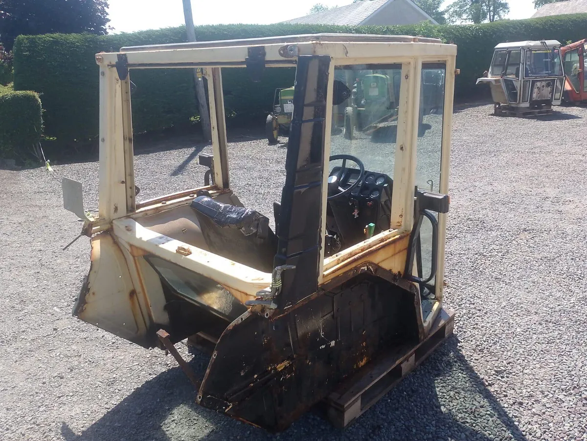 Lamborghini/Same Cab Frame with Dash & Orbit Unit - Image 4