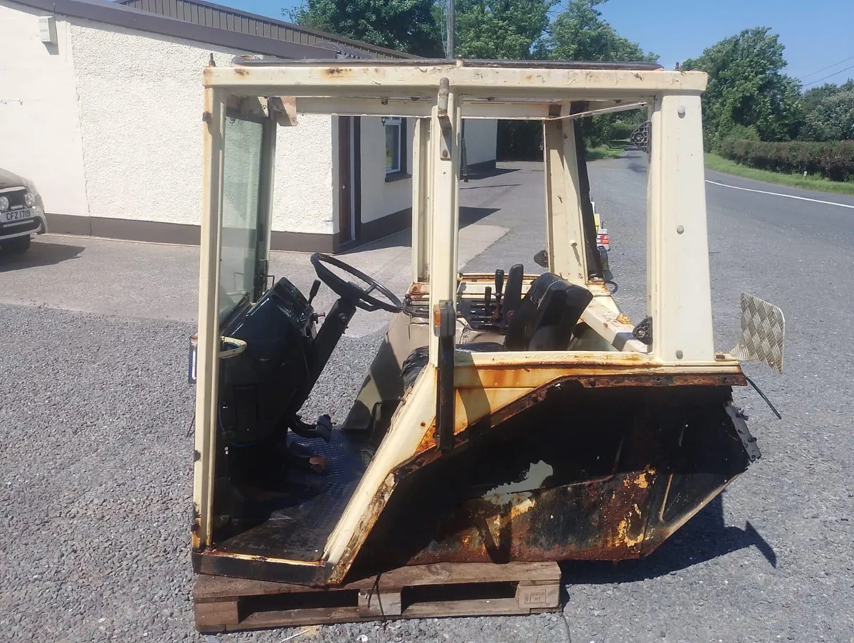 Lamborghini/Same Cab Frame with Dash & Orbit Unit - Image 3