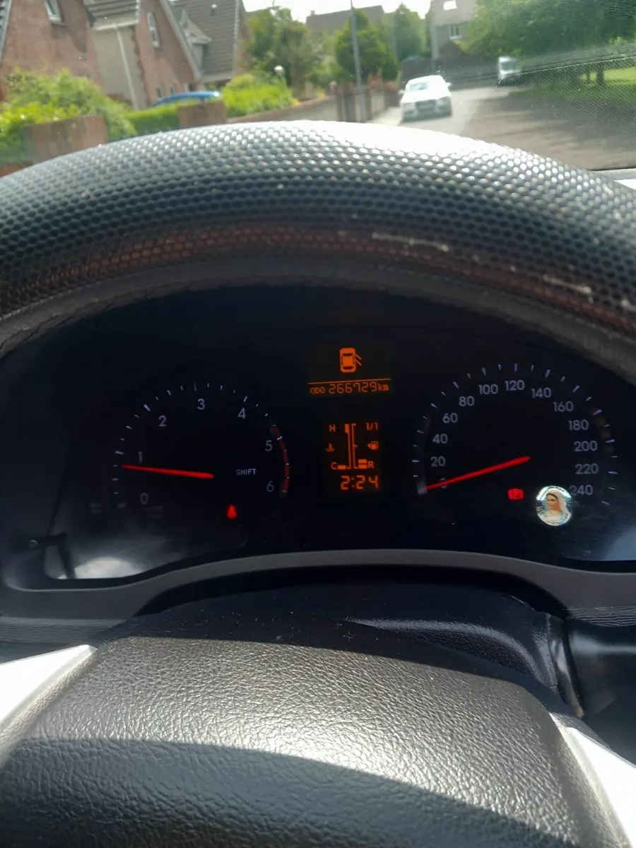 Toyota Avensis 2014 - Image 1