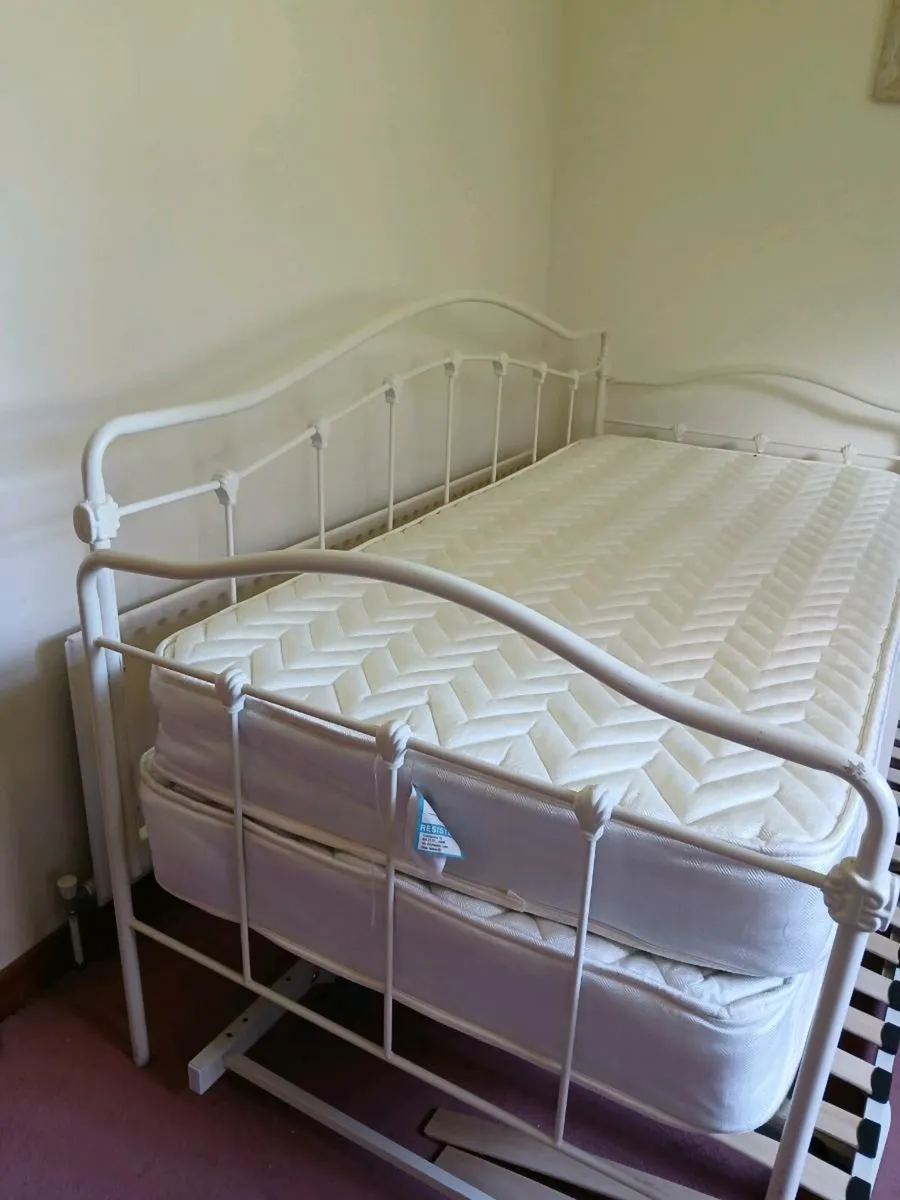 Day bed - Image 2