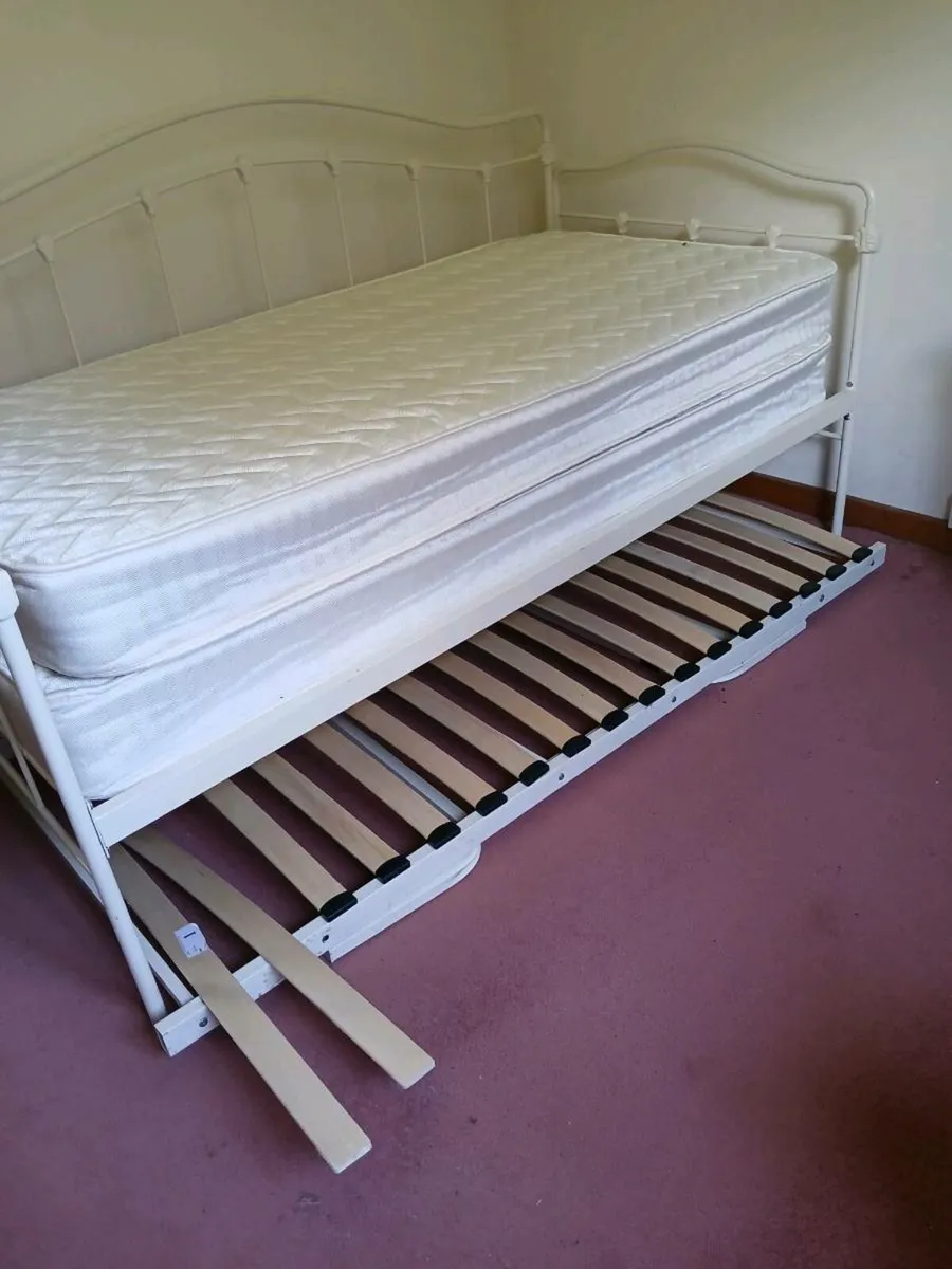 Day bed - Image 3
