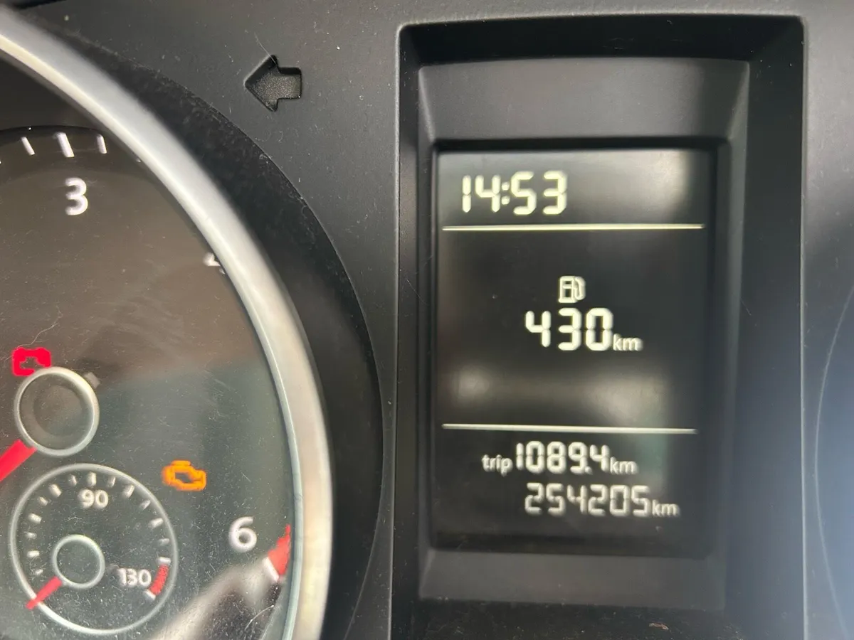 Volkswagen Golf - Image 4