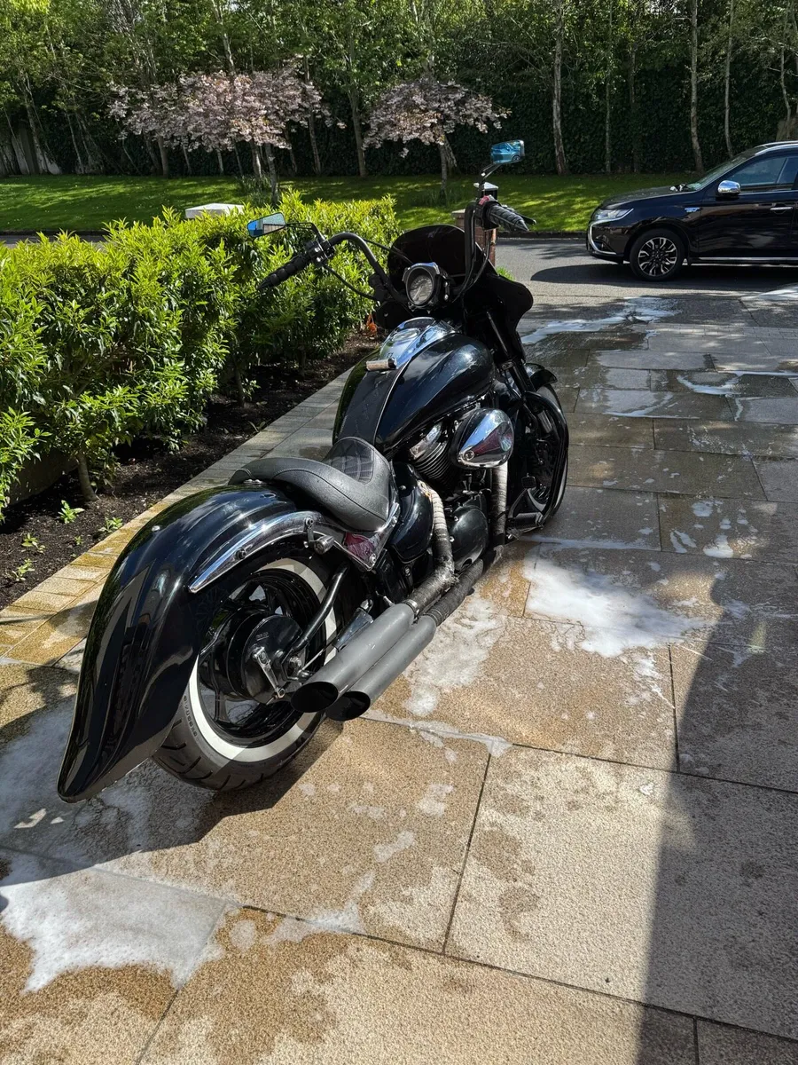 Suzuki Intruder custom bobber - Image 1
