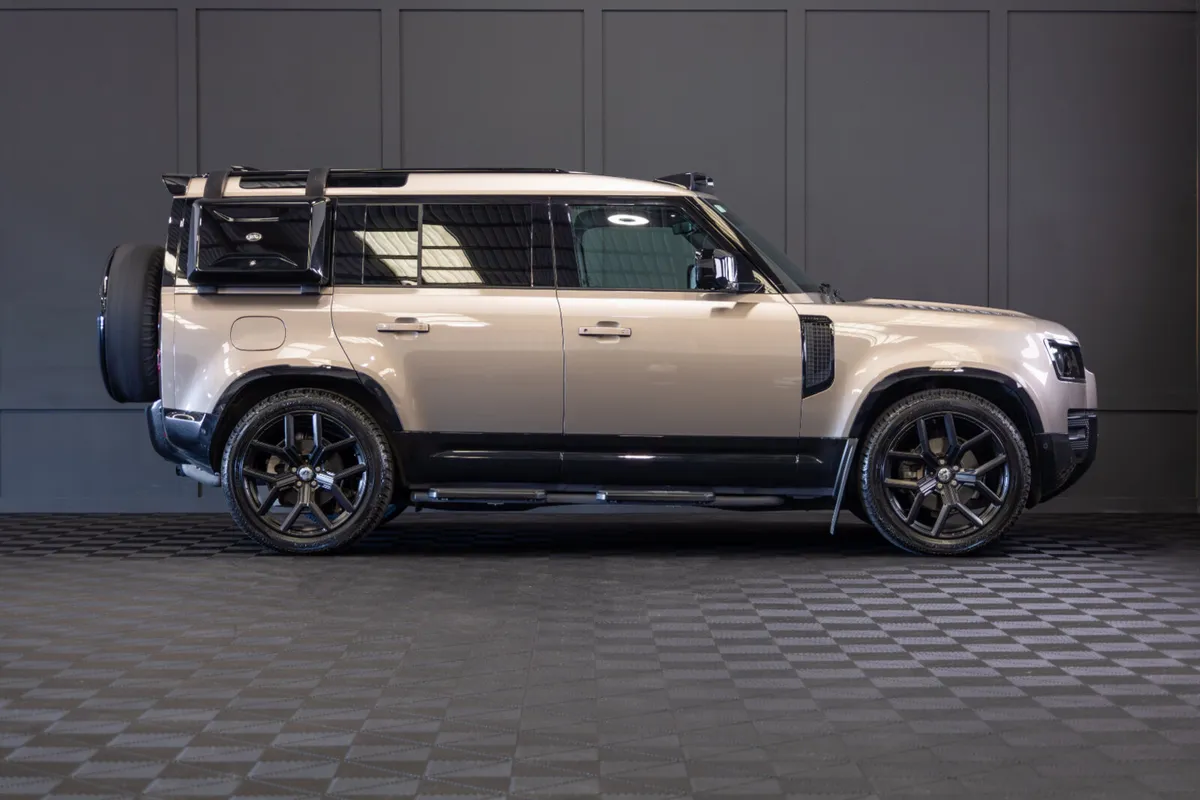 232 Defender 110 D250 Hardtop 3 Seater Commercial - Image 2