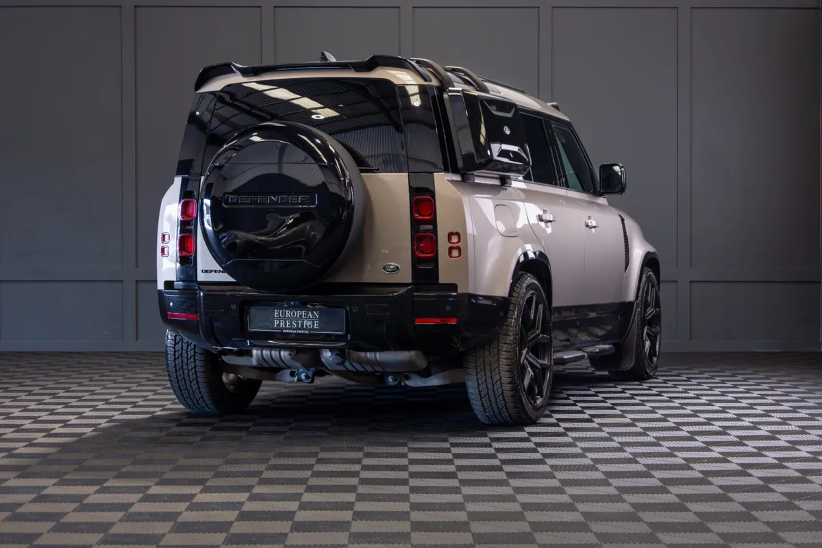 232 Defender 110 D250 Hardtop 3 Seater Commercial - Image 3