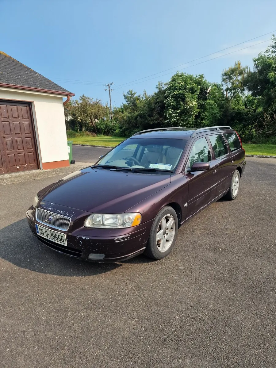 Volvo V70 2006 - Image 2