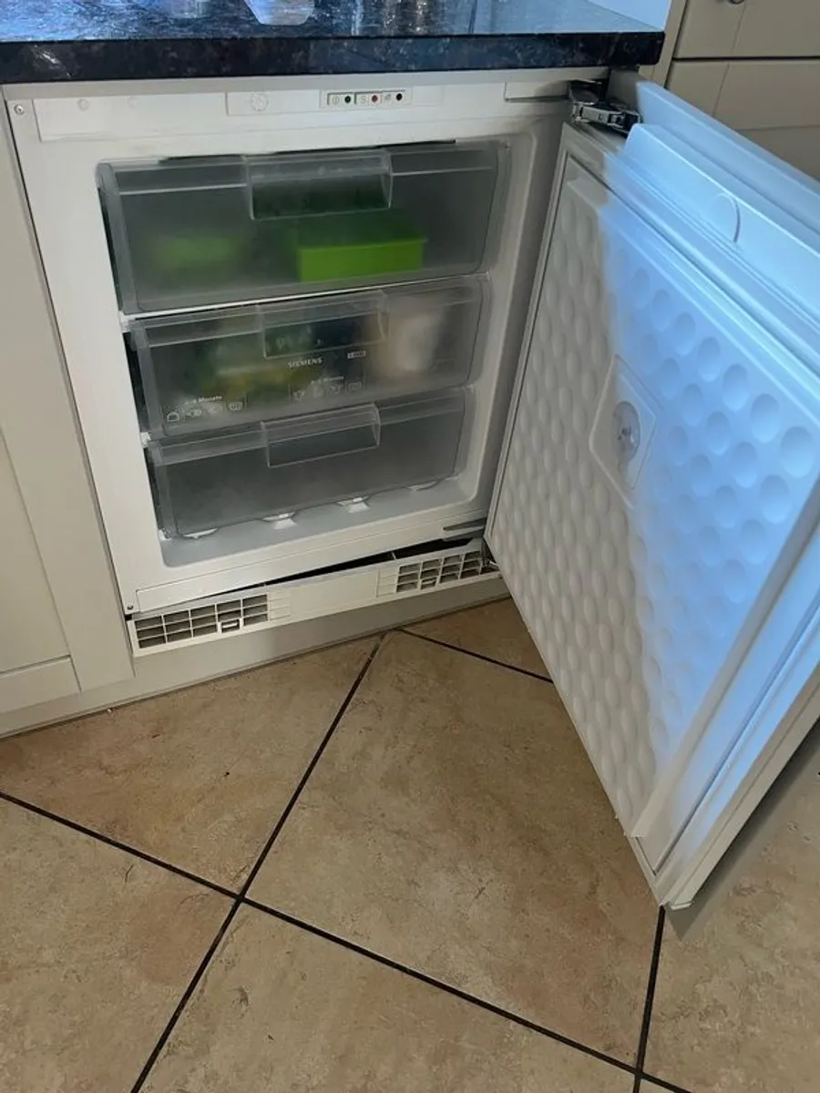 Kitchen & Integrated Appliances - Image 3