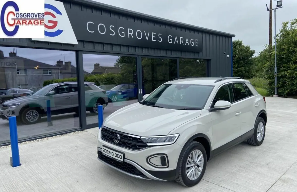 Volkswagen T-Roc 2023 - Image 1