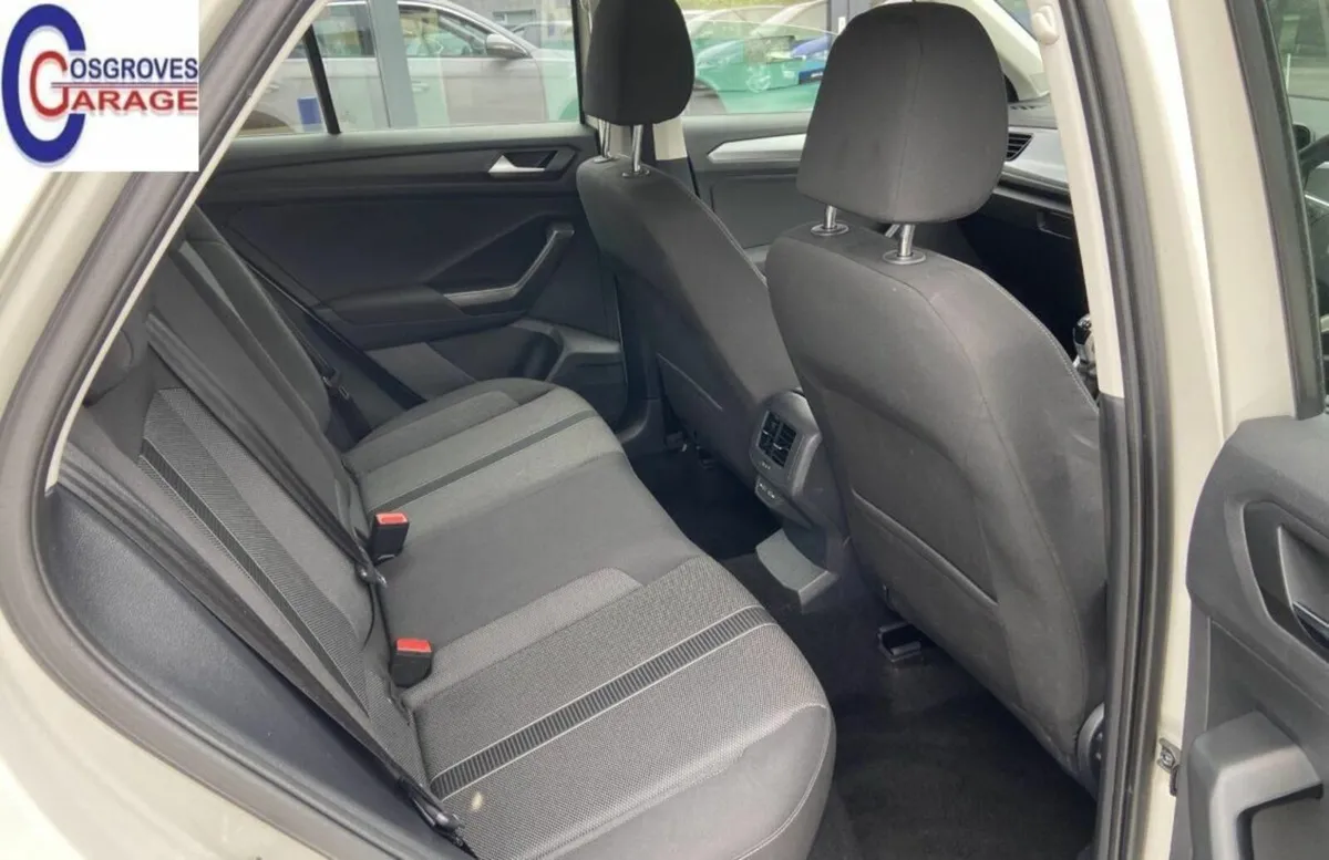 Volkswagen T-Roc 2023 - Image 4