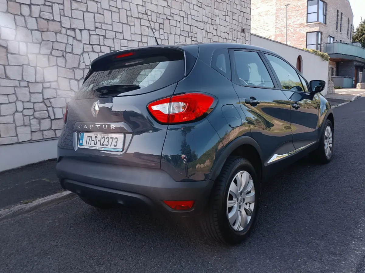 Renault Captur Life TCE 90 EU6 4DR - Image 3