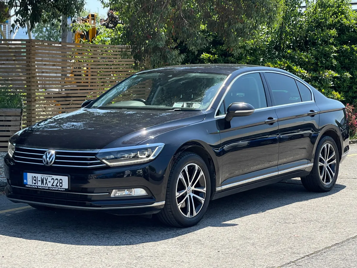 Volkswagen Passat 2019 - Image 2