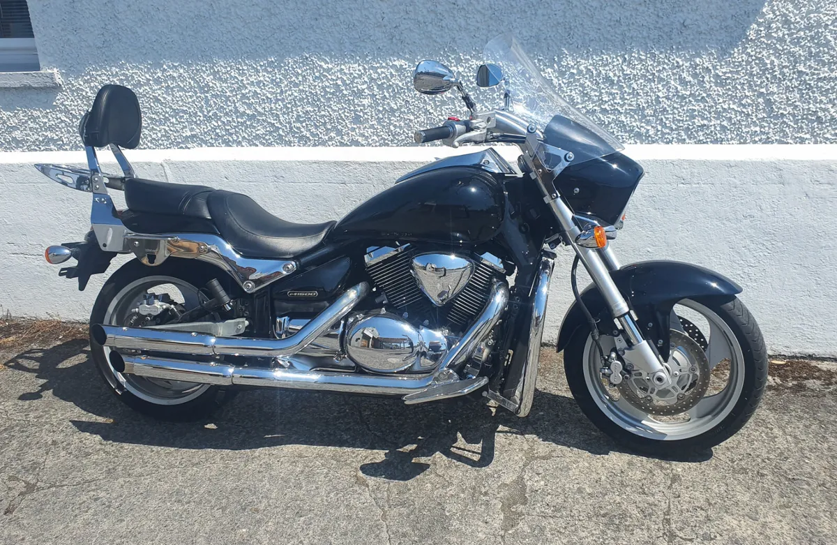 Suzuki Boulevard Intruder @ Doyles Athlone - Image 1