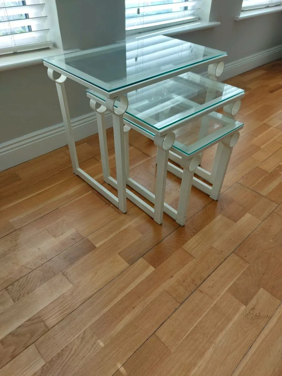 Nest of tables - Image 1