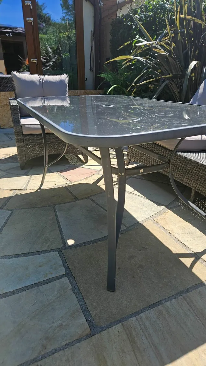 Patio table and 4 chairs - Image 2