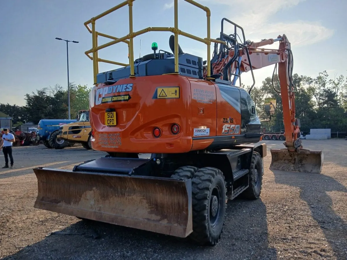 HITACHI ZX155W-7 18 TON RUBBER WHEELED EXCAVATOR - Image 3