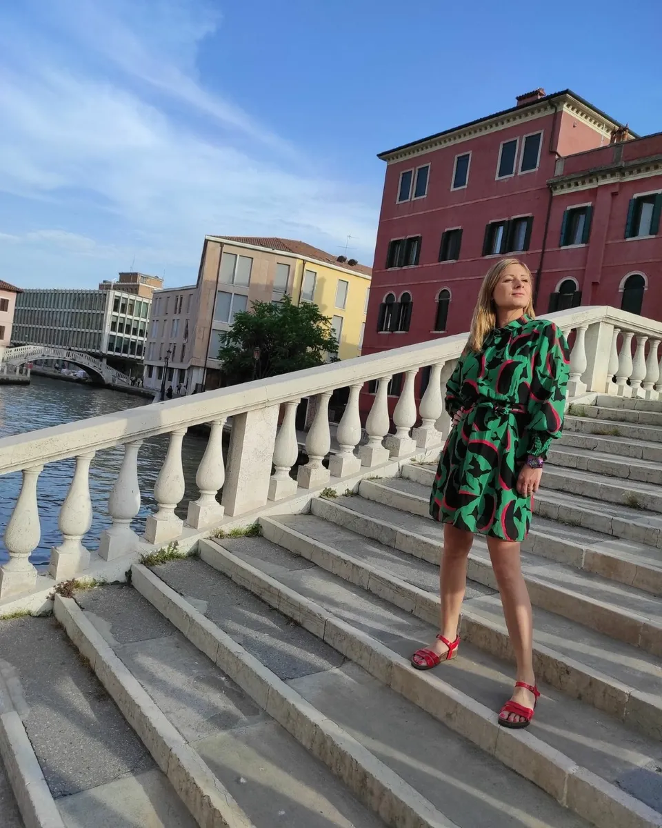 Stylish green dress - Image 2