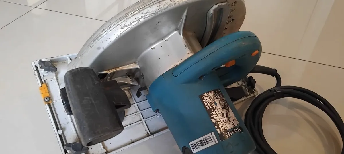 Makita 5903R 235mm Circular Saw 110v - Image 3