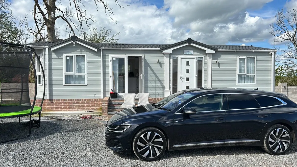 Mobile home - Image 1