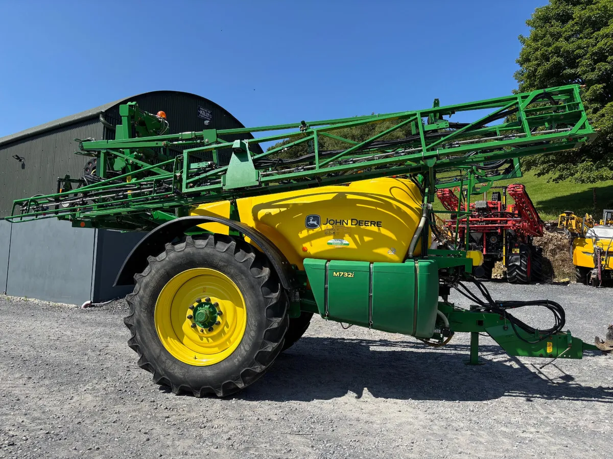 John Deere M732i- Trailed Sprayer - Image 1
