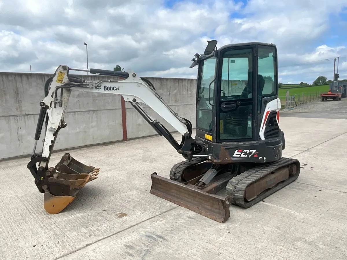 BOBCAT E27Z 2.7 TON MINI DIGGER - Image 1
