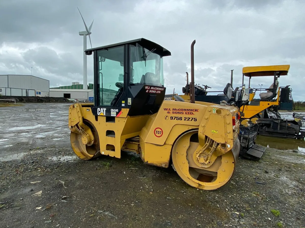 CAT 434D Roller - Image 1