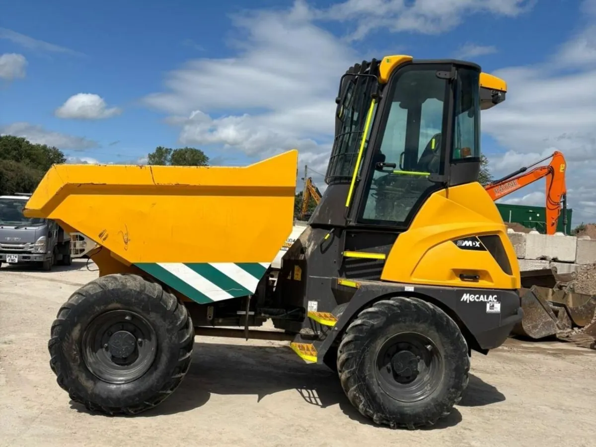 MECALEC 9 TON CABBED STRAIGHT SKIP DUMPER - Image 1