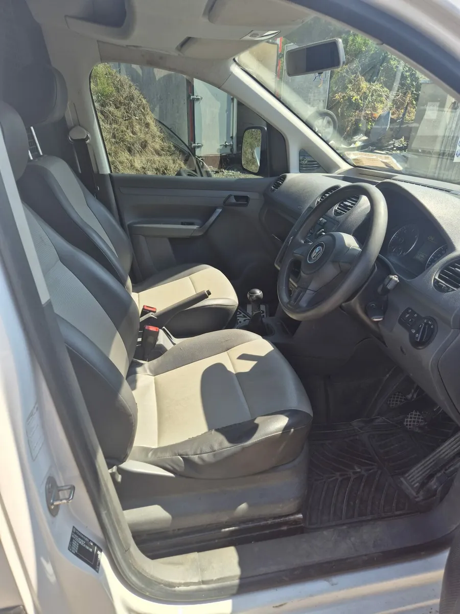 Volkswagen Caddy - Breaking only - Image 4