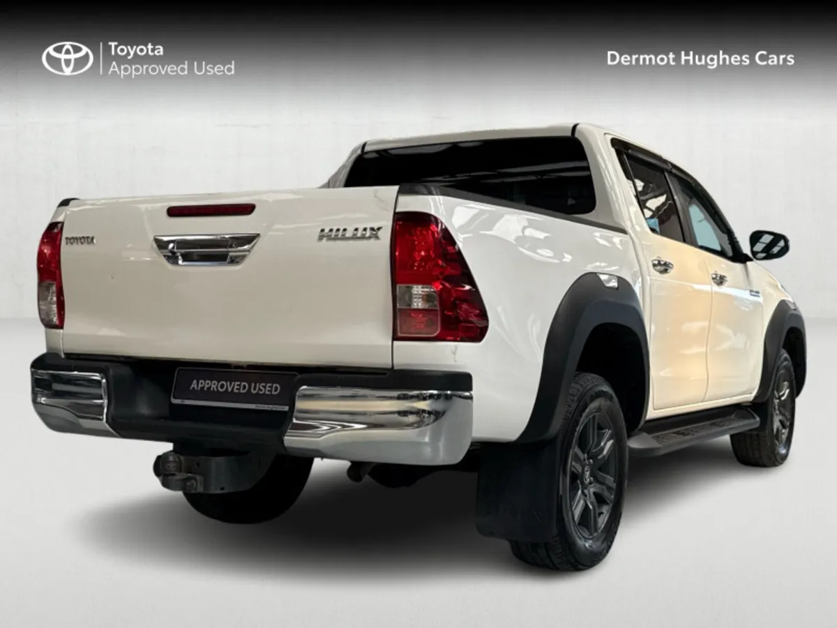 Toyota Hilux 2.4 SR5 DOUBLE CAB 4DR - Image 2