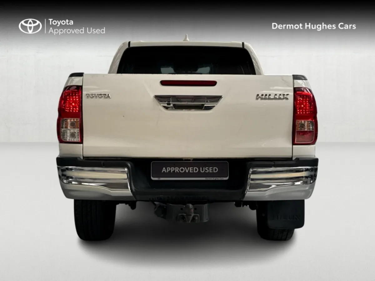 Toyota Hilux 2.4 SR5 DOUBLE CAB 4DR - Image 4