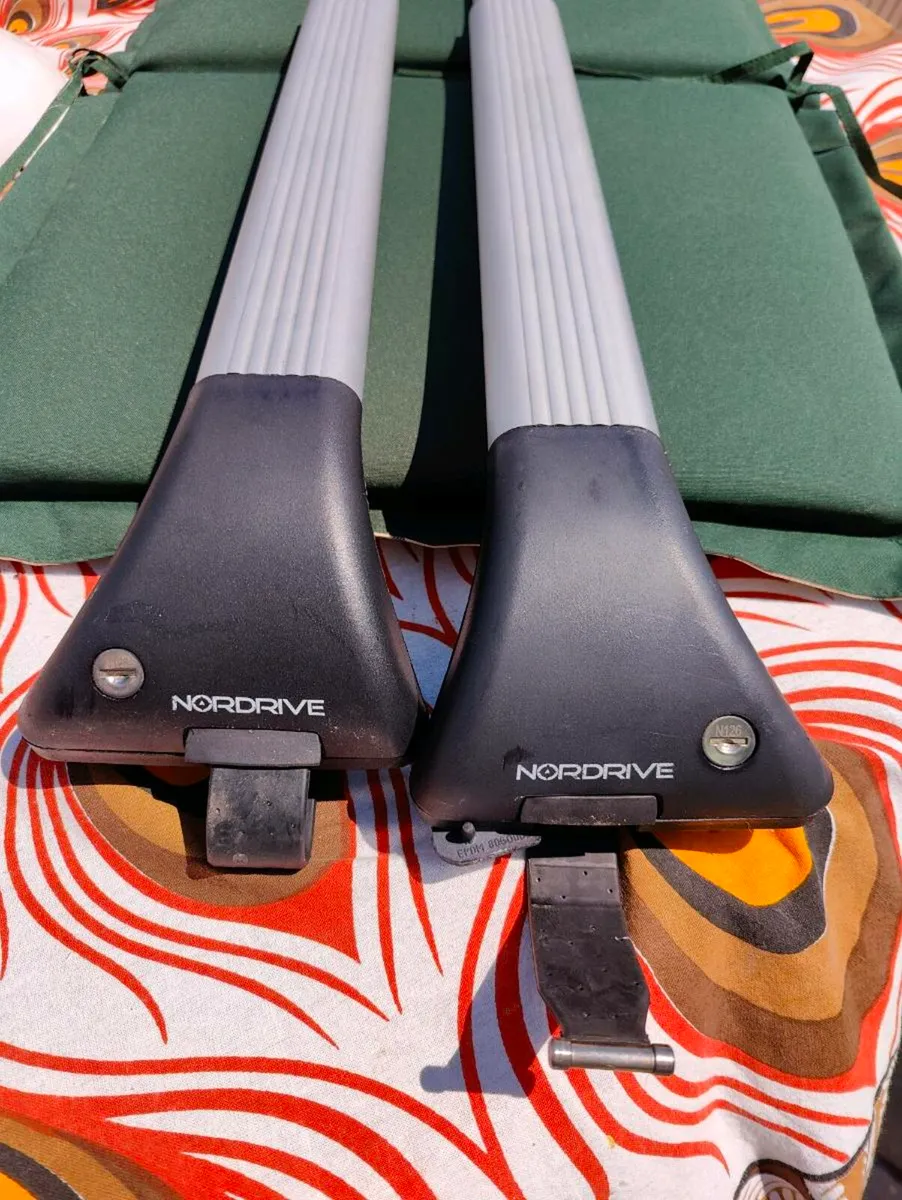 Aluminium Telescopic Roof Bars by Nordrive - Image 1
