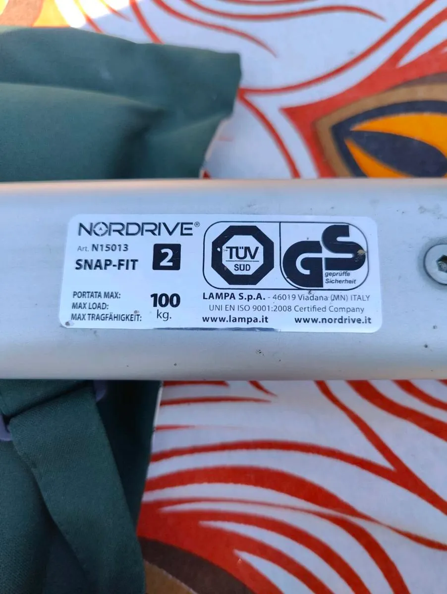 Aluminium Telescopic Roof Bars by Nordrive - Image 3