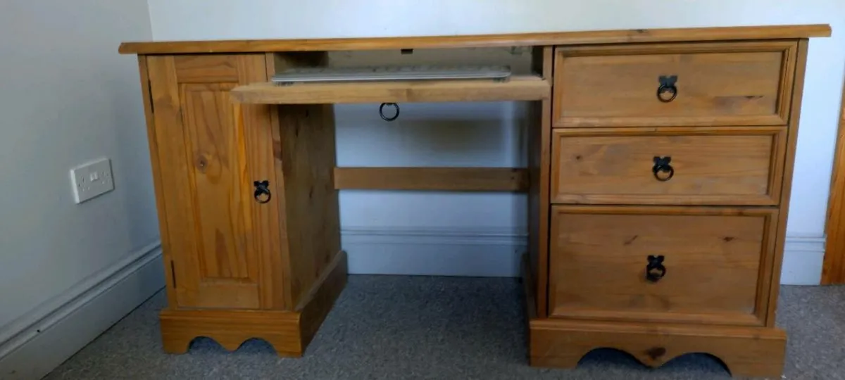 Solid wood computer desk - Image 3
