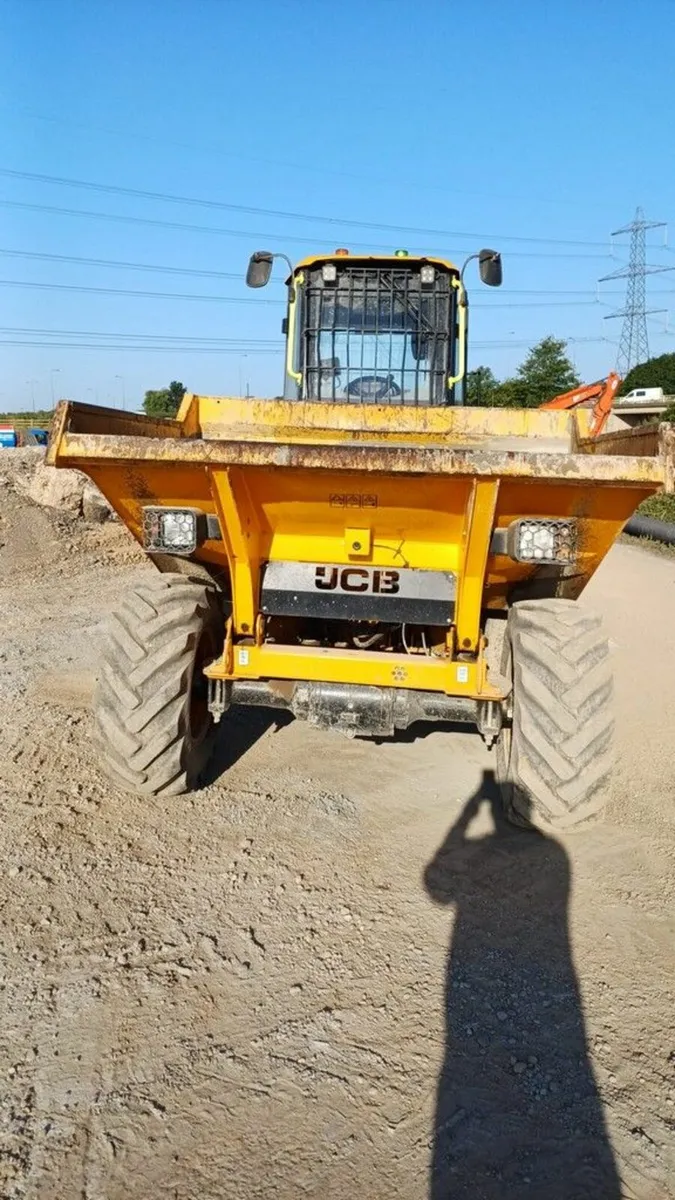 JCB 6FT-2S5 6 TON CABBED ROAD LEGAL STRAIGHT SKIP - Image 2