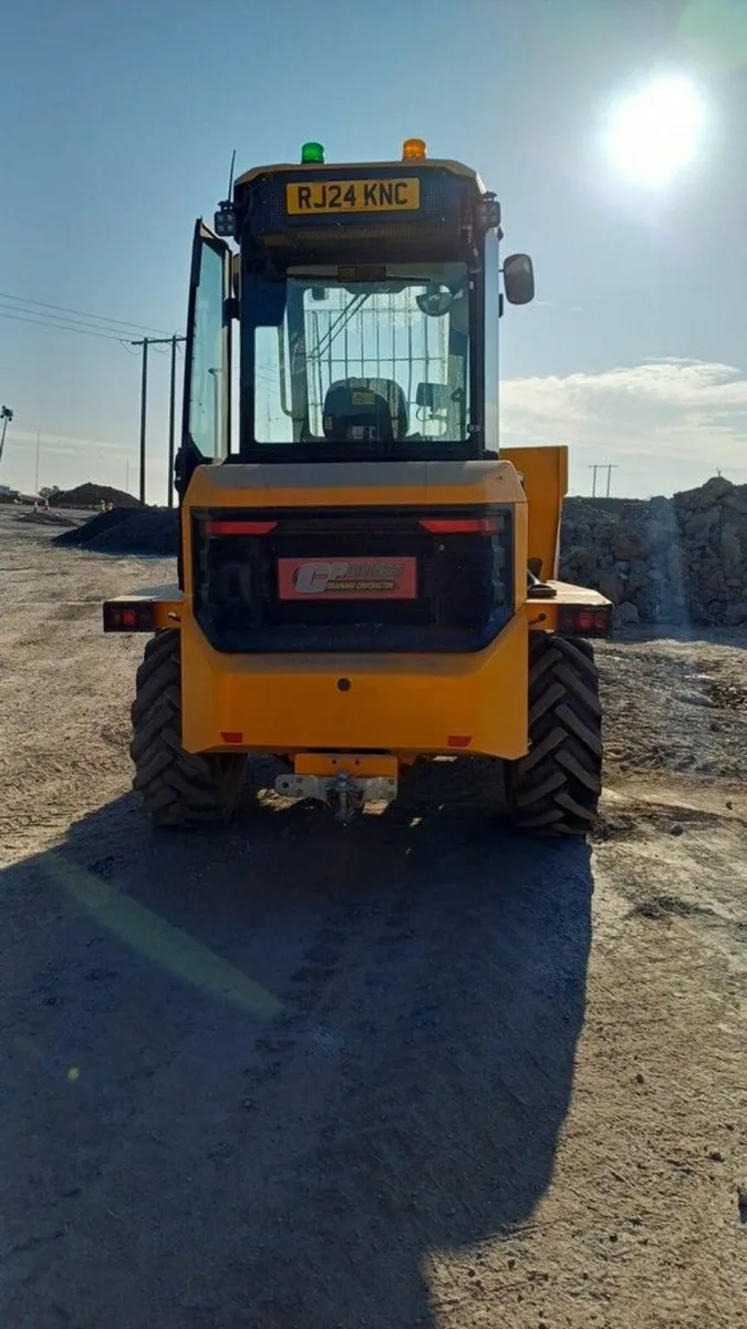 JCB 6FT-2S5 6 TON CABBED ROAD LEGAL STRAIGHT SKIP - Image 4