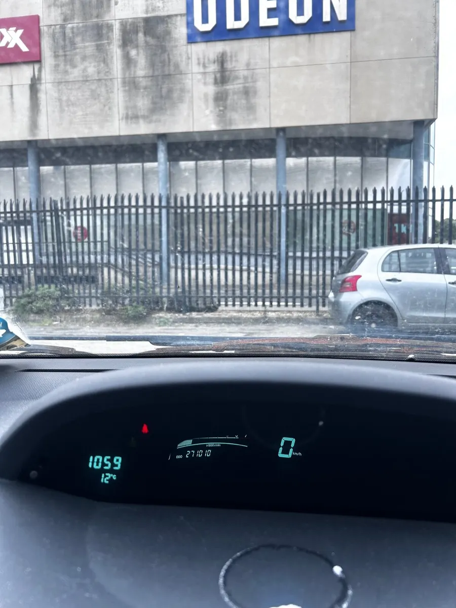 Toyota Yaris 2007 - Image 2