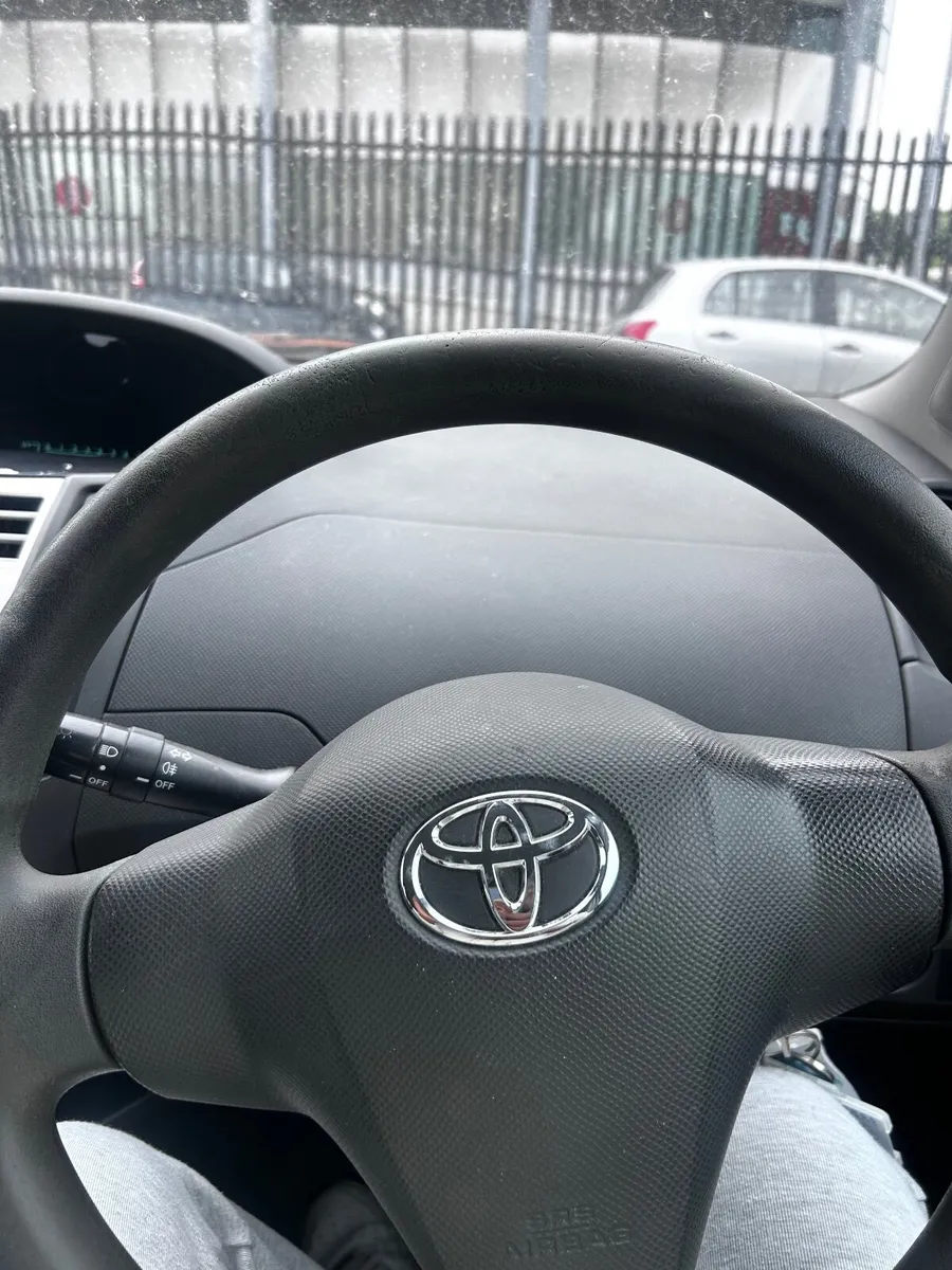 Toyota Yaris 2007 - Image 4