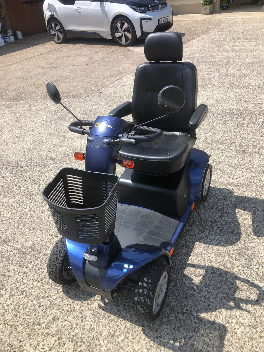 Large mobility scooter - Image 1