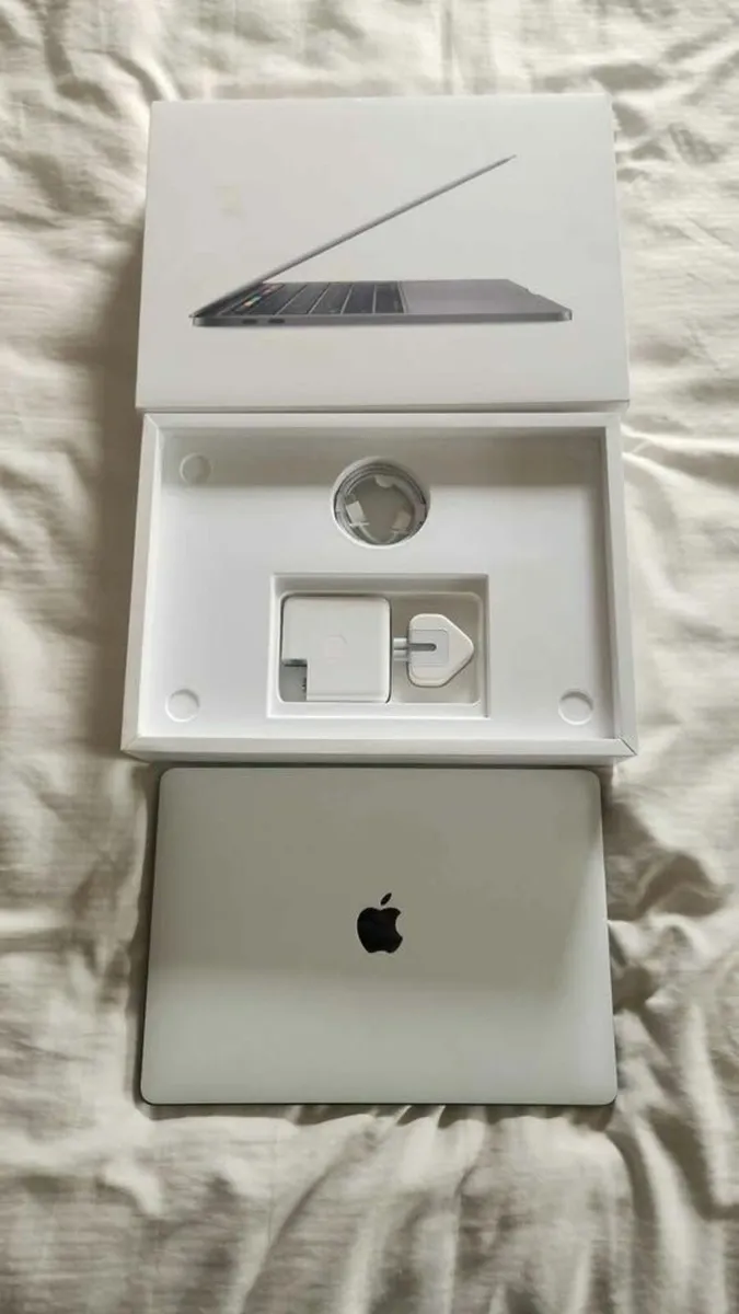 Apple Macbook Pro 13' (2020) I5 512gb Ssd 8gb Ram - Image 1