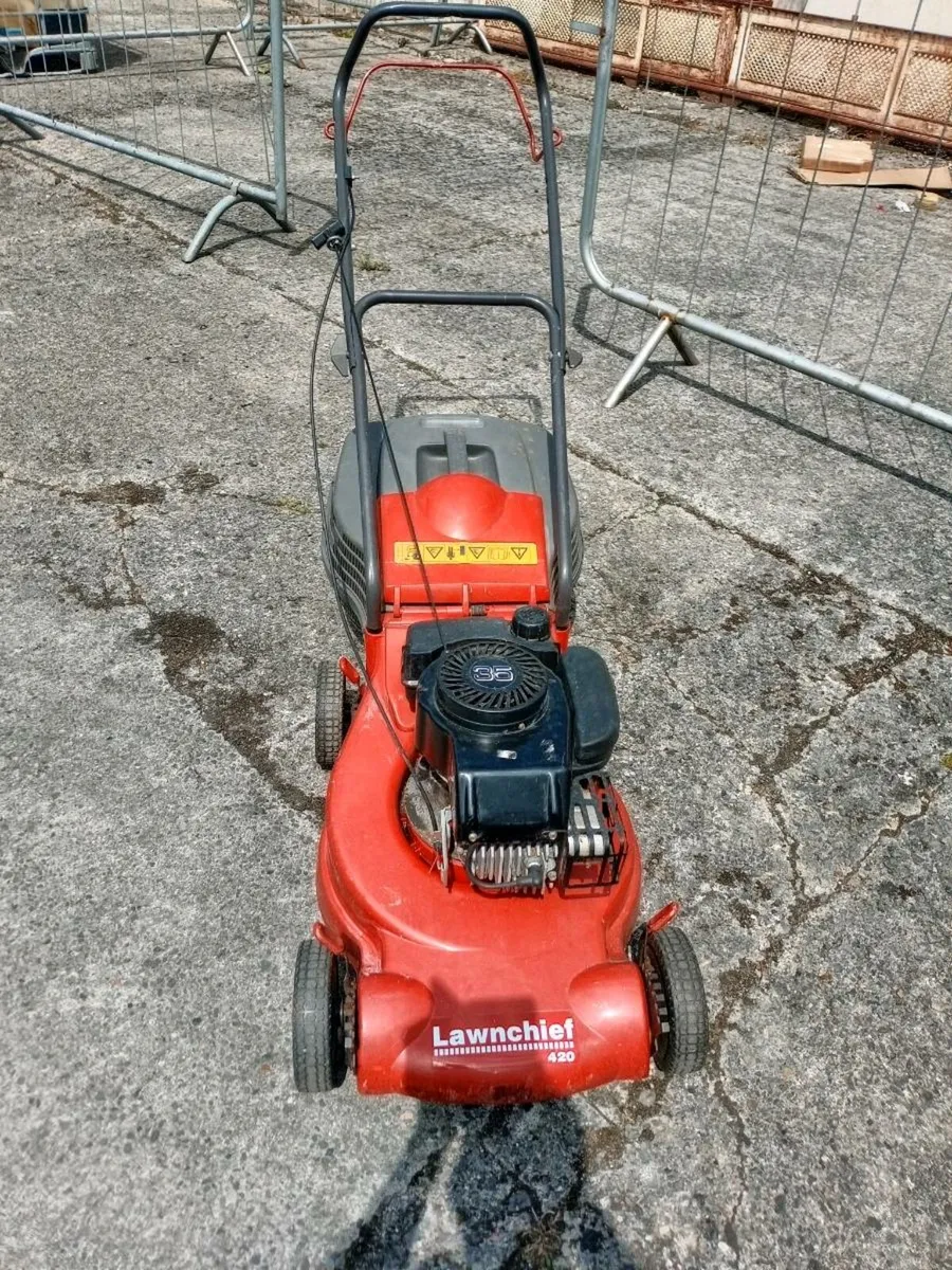 Commercial Toro twin blade self propelled lawnmowe - Image 4
