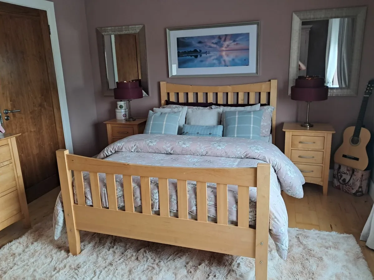 Bedroom furniture - Image 1