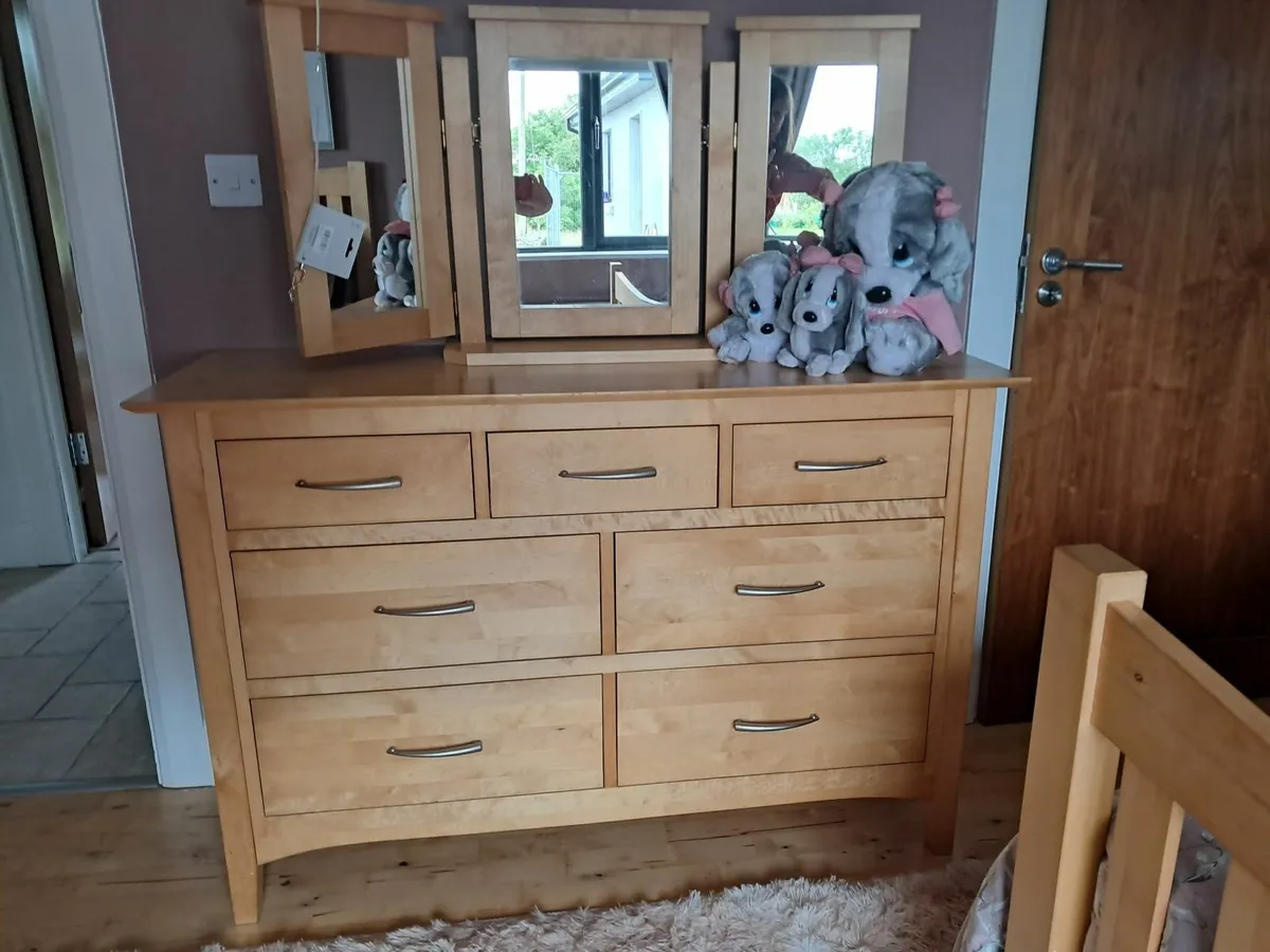 Bedroom furniture - Image 3