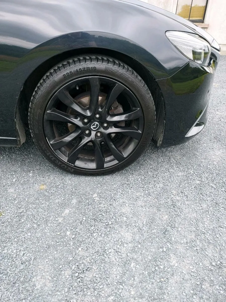 Car - Image 3
